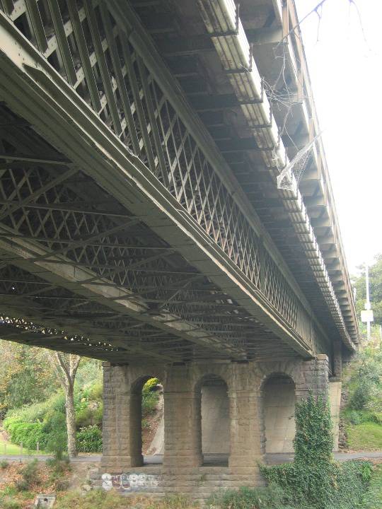 h00050 hawthorn bridge may 05 view from below