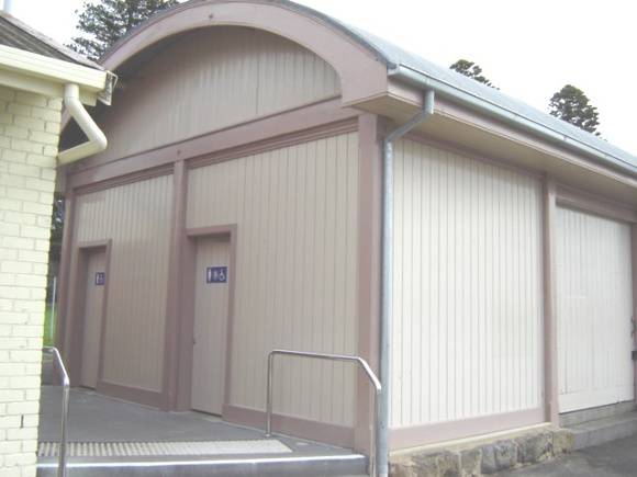 h02046 h2046 port fairy customs shed april 2005