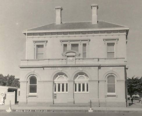 B0862 Post Office 2 Port Fairy.jpg