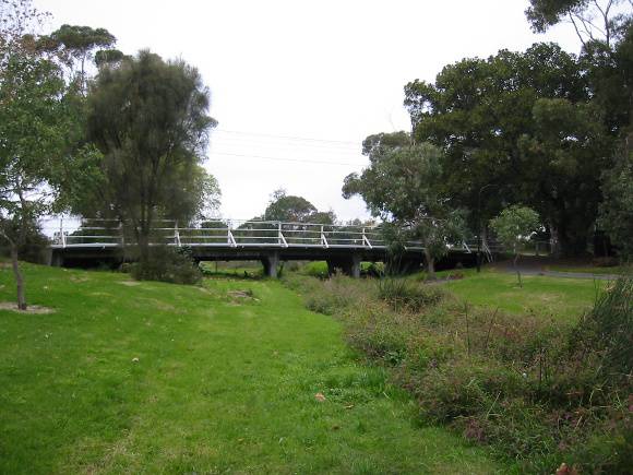h02080 st kilda street bridge elwood west side mz may2005