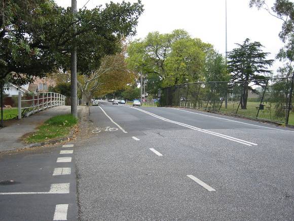 h02080 st kilda street bridge elwood south view mz may2005
