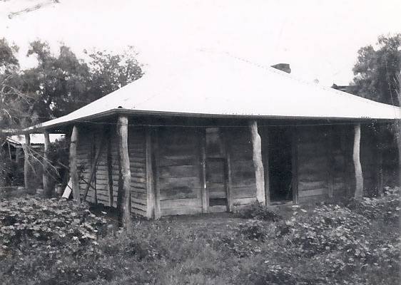 B2805 Bone Homestead & Chimney