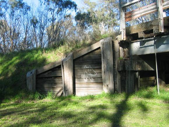 h00092 ol goulburn riv bridge seymour july 05 abutment