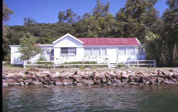 H1532 new works lakes entrance house lot 18