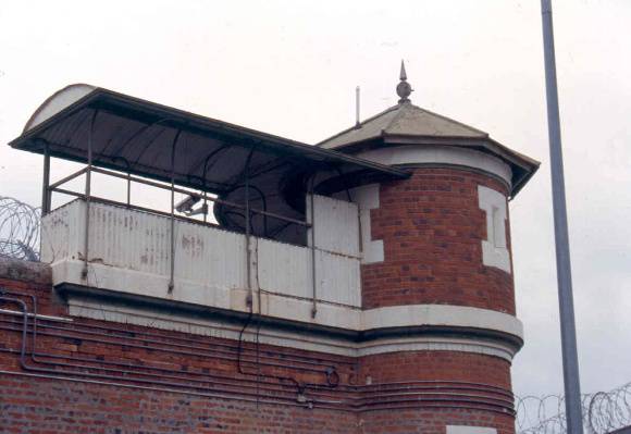 H1550 HM Prison Bendigo Tower and Guard Post 01 Aug 2004 