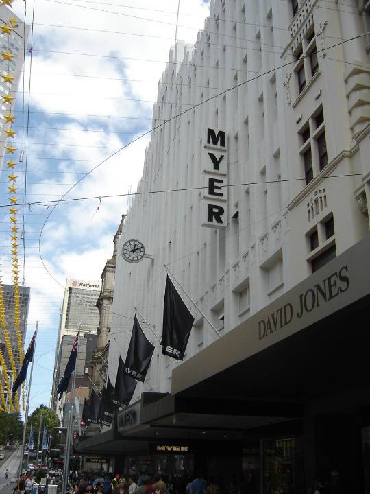 H2100 myers melbourne bourke street facade 2  jan 06 jb