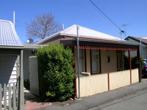 10 Loughnan Street.JPG