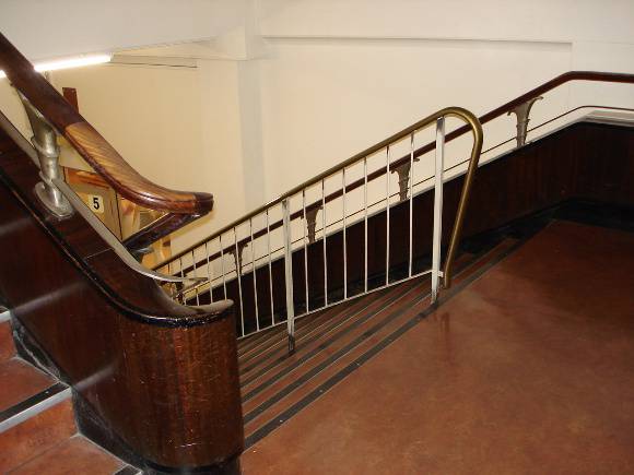 H2100 myers melbourne deco stairs 21 02 06 JB
