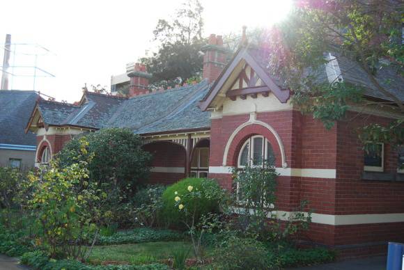 4435_Cottages_Royal_Freemasons_Homes_Melbourne_27_May_2010_HV_