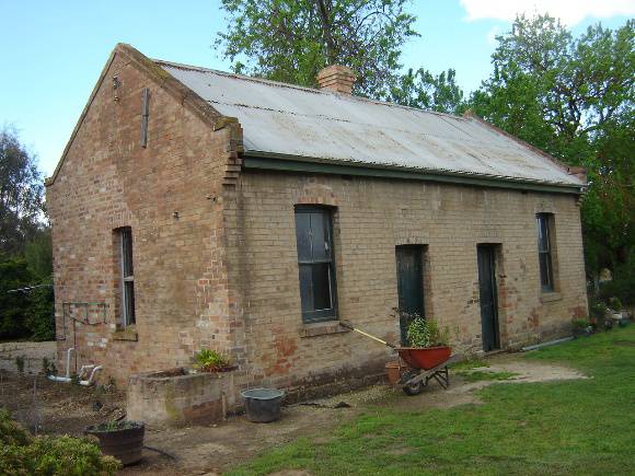 2063 Colbinabbin Homestead Bakehouse October 2005 mz