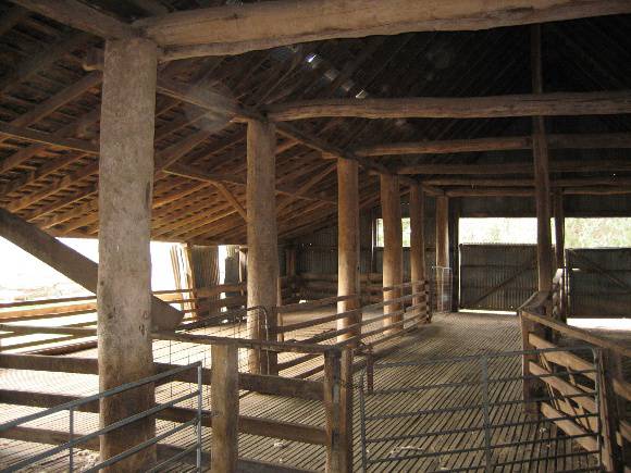 2063 Colbinabbin Homestead Woolshed Internal June 2006 mz 