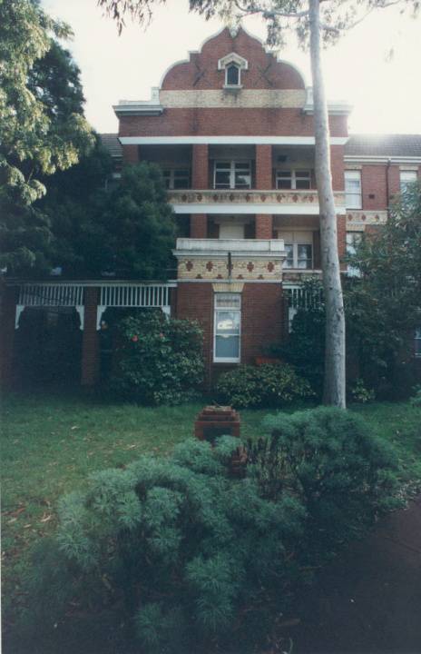 B4823 Linay Pavilion & Wilson House