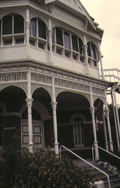 J V Smith Homestead Bundoora Entry February 1995