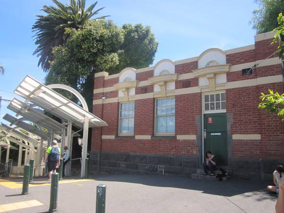 Essendon Railway Complex (Russell Street Entrance).JPG