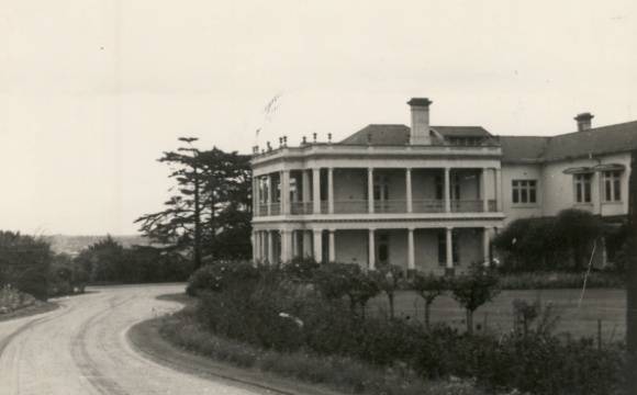 B1164 Studley House 15 Nolan Avenue Kew