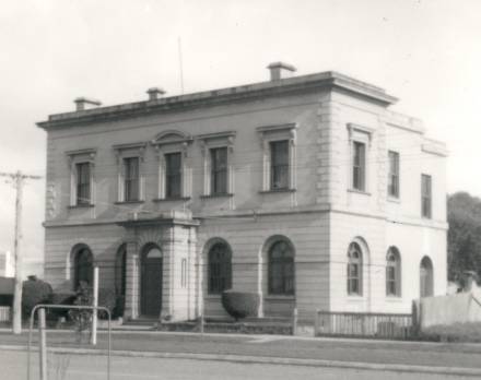 B1172 Frmr State Savings Bank of Vic Sale