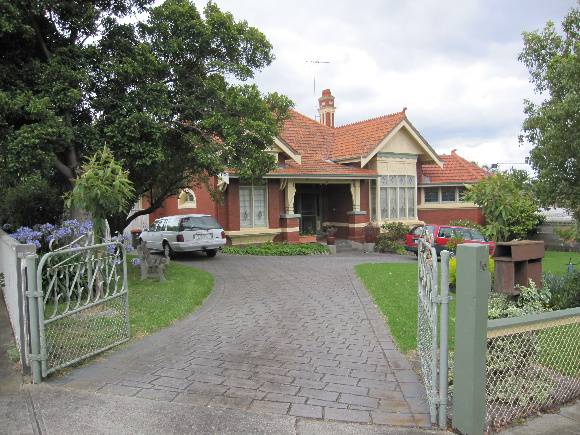 16 Brewster Street, Essendon.JPG