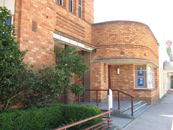Horsham Town Hall 2 March 2011 KJ