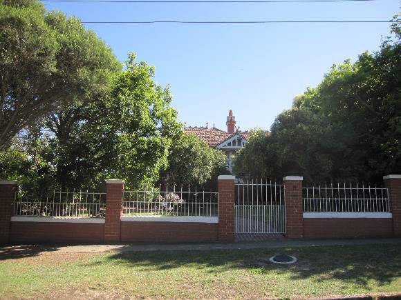 8 Riverview Road.JPG