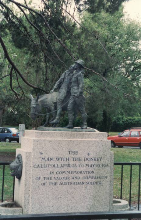 B4848 Simpson & his Donkey