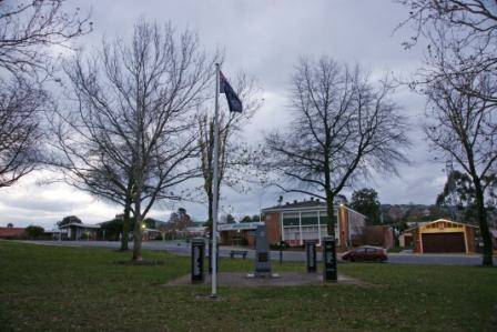 Tallangatta War Memorial.jpg