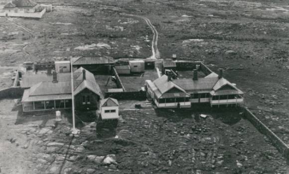 B2486 Gabo Island Lighthouse Group