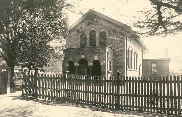 B2705 Williamstown Court House