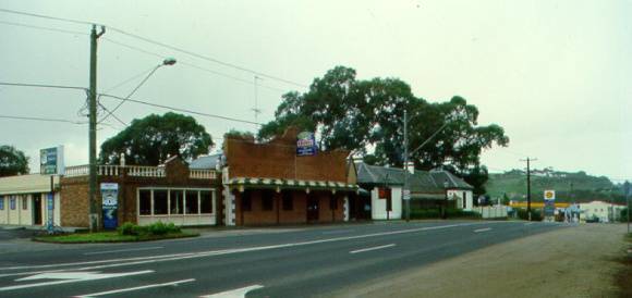 Keilor Hotel Facade