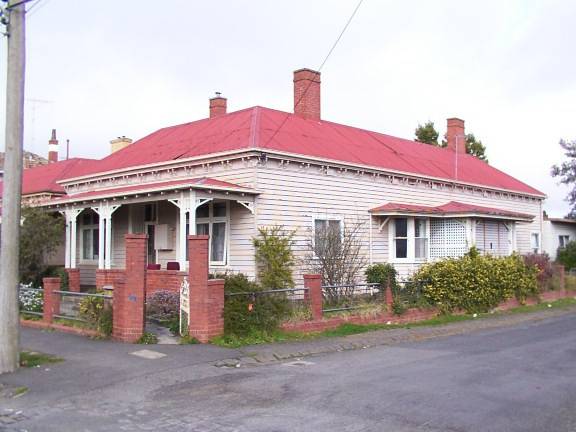 2 East Street South