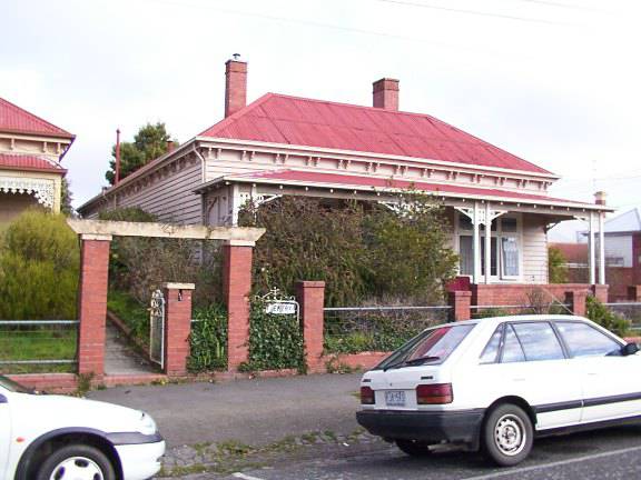 2 East Street South