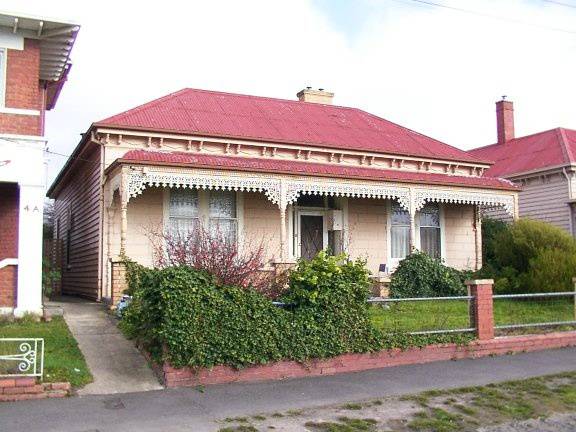4 East Street South