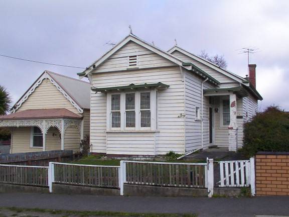 8 East Street South