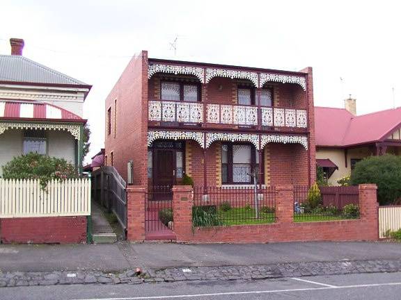 11 East Street South