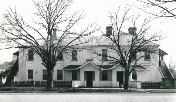 B2740 Frmr Black Swan Hotel Benalla