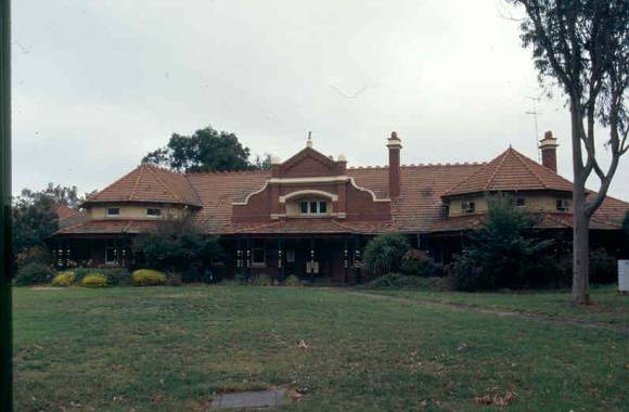 Royal Park Hospital Ward April 2002