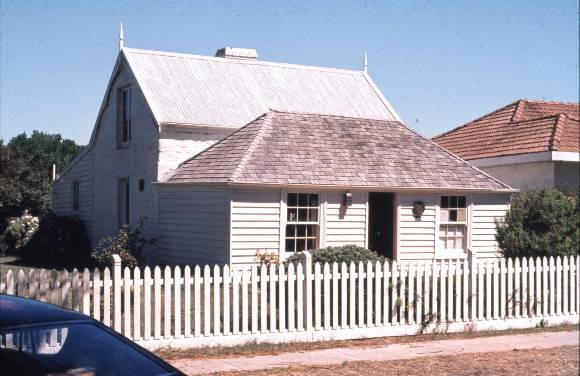 B1626 Motts Cottage Port Fairy