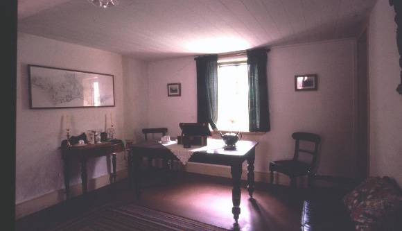B1626 Motts Cottage Living Room