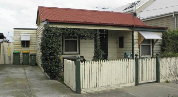 B4384 Cottage 