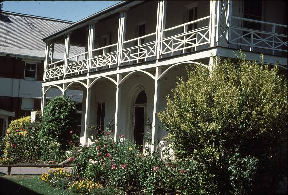 B1610 House in Ballarat College