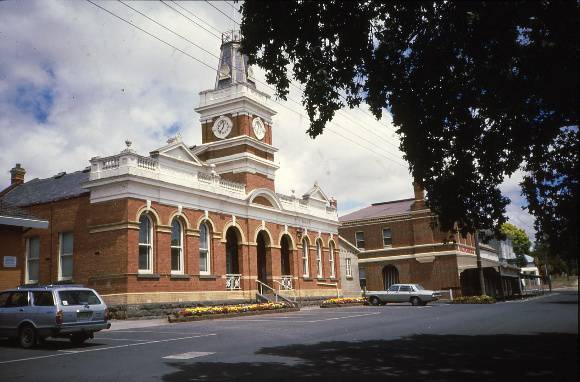 B5921 Buninyong Town Hall