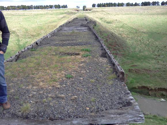 B3033 Bolinda Railway Viaduct deck 2011