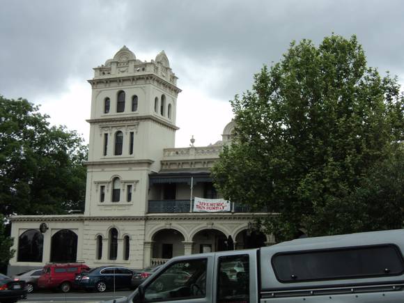 Yarra Glen Grand Hotel