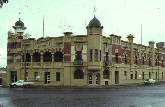 1 provincial hotel ballarat front view sep1990
