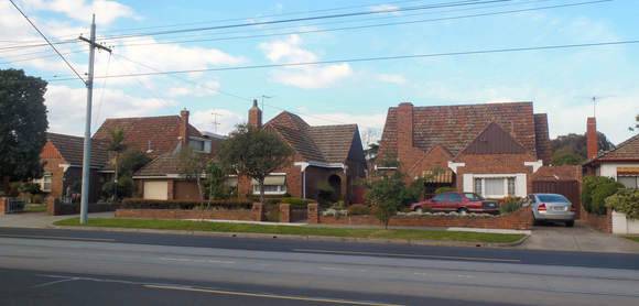 Melville road between Princes and Brearley Coburg