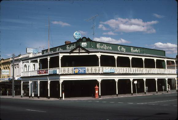 B1751 Golden City Hotel