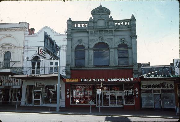 B1764 Frmr Doll's Hospital Ballarat