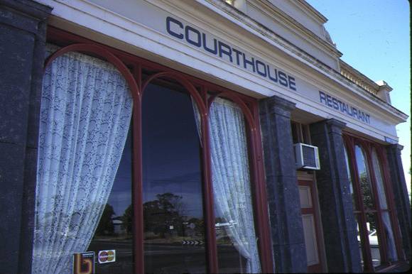 former adam reas store colac detail front window feb1985