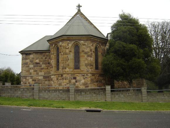 13944 Holy Trinity Church Coleraine 4Sept06 east facade3