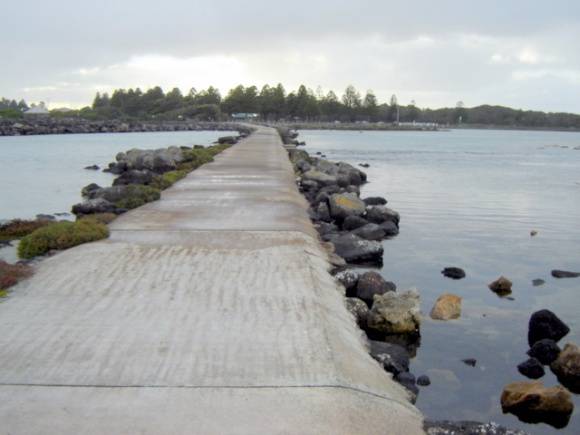 H1659 griffith island port fairy causeway