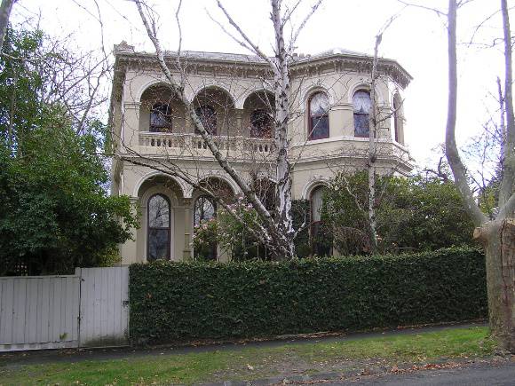 Review of B Graded Buildings in Kew, Camberwell & Hawthorn